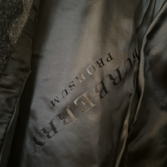 Brand new Burberry jacket . Us 14. Never worn. - Picture 3 of 4